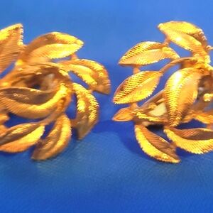 Napier Vintage Clip Earrings